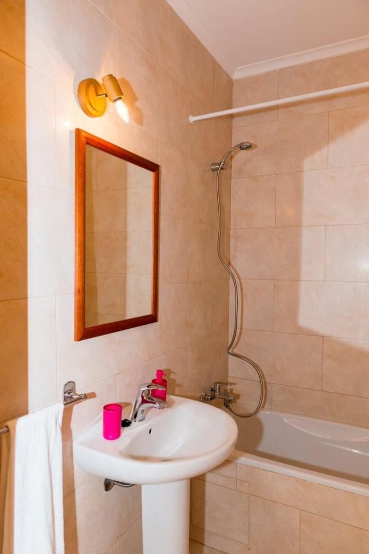 דירות Tac - Alcantarilha House מראה חיצוני תמונה